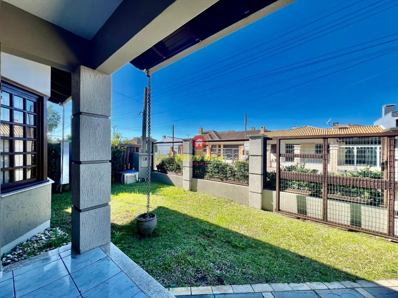 CASA Á VENDA EM ATALNTIDA SUL!: 2ª foto da galeria de imagens do imóvel