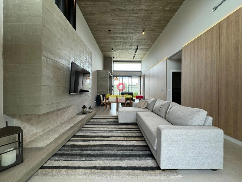CASA Á VENDA !: 3ª foto da galeria de imagens do imóvel