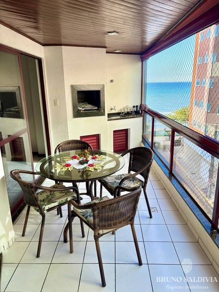 Apartamento á 30m do mar: 1ª foto da galeria de imagens do imóvel