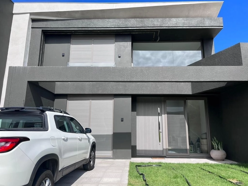 Sobrado à venda no condomínio Blue Xangri-Lá