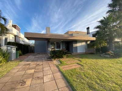 Casa à venda no condomínio Enseada: 2ª foto da galeria de imagens do imóvel