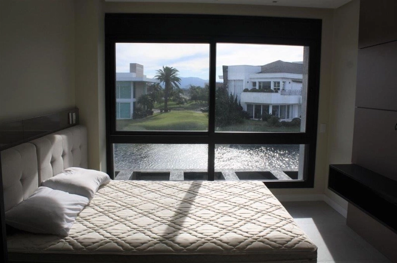 Casa à venda no condomínio Enseada: 30ª foto da galeria de imagens do imóvel