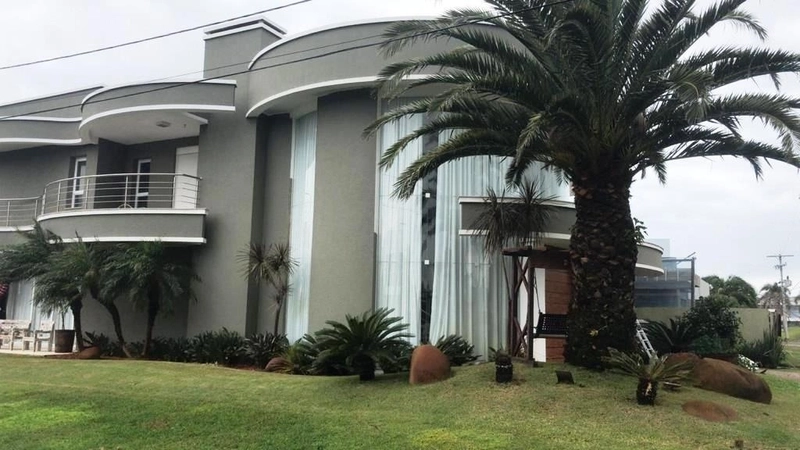 Bela casa à venda no condomínio Enseada: 3ª foto da galeria de imagens do imóvel