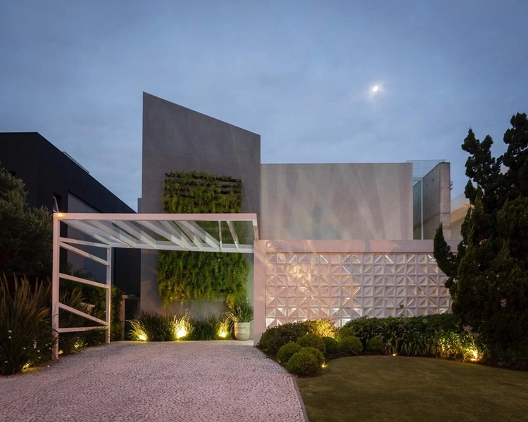 Casa à venda no condomínio Enseada