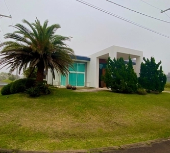 Casa à venda no condomínio Enseada
