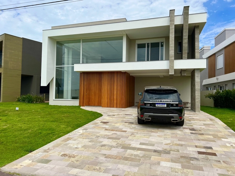 Casa à venda no condomínio Enseada