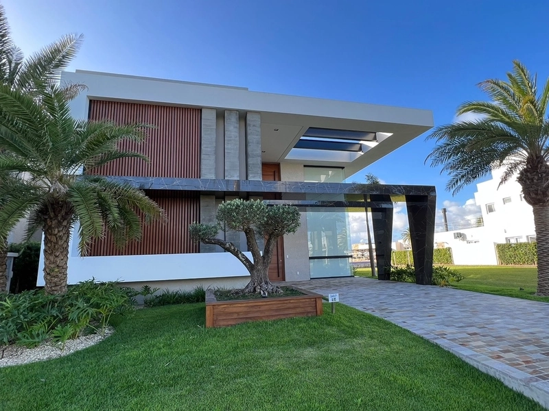 Casa à venda no condomínio Enseada