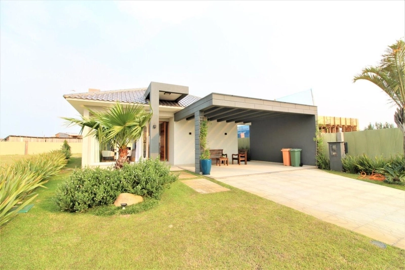 Casa à venda no condomínio Riviera