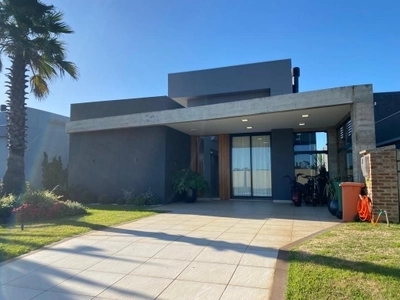 Casa à venda no condomínio Rivieira - Xangri-lá!: 2ª foto da galeria de imagens do imóvel