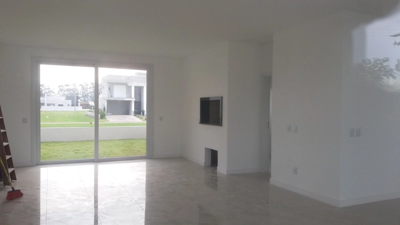 Casa à venda no condomínio Dubai: 2ª foto da galeria de imagens do imóvel