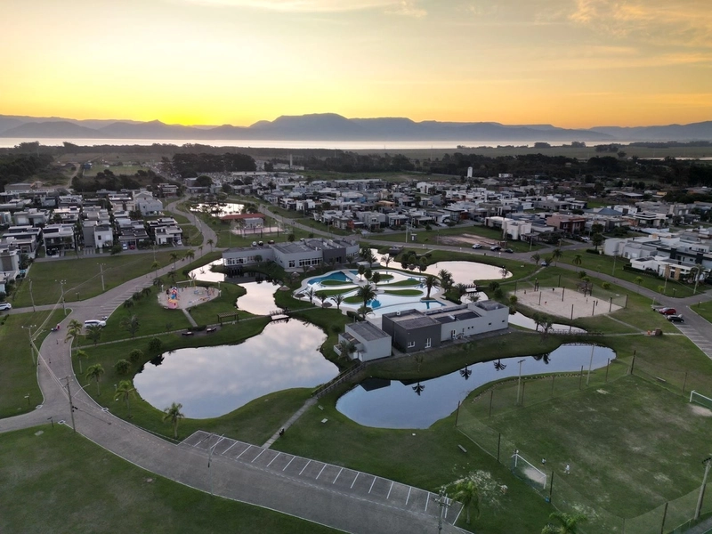 Casa à venda no condomínio Dubai: 34ª foto da galeria de imagens do imóvel