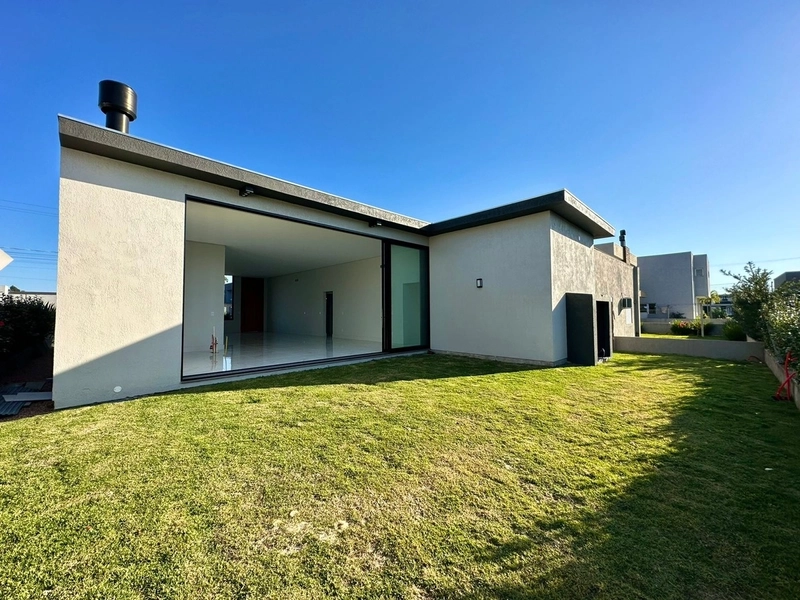 Casa à venda no condomínio Dubai: 14ª foto da galeria de imagens do imóvel