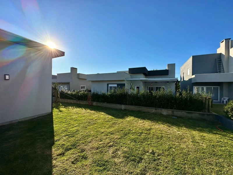 Casa à venda no condomínio Dubai: 15ª foto da galeria de imagens do imóvel