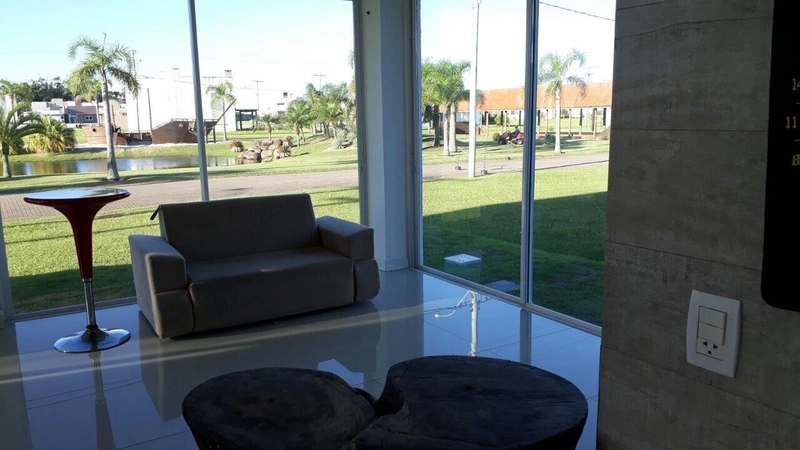 Casa à venda no condomínio Dubai: 3ª foto da galeria de imagens do imóvel