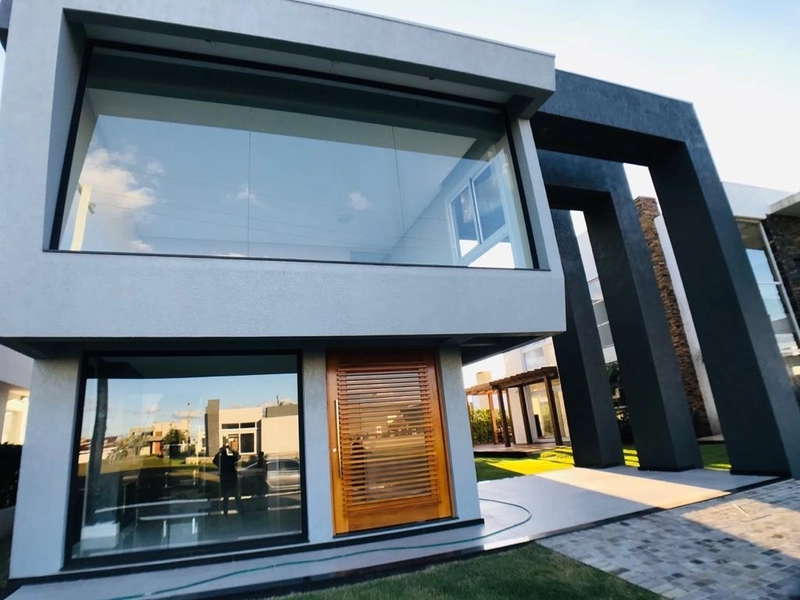 Casa à venda em condomínio fechado - Dubai: 3ª foto da galeria de imagens do imóvel