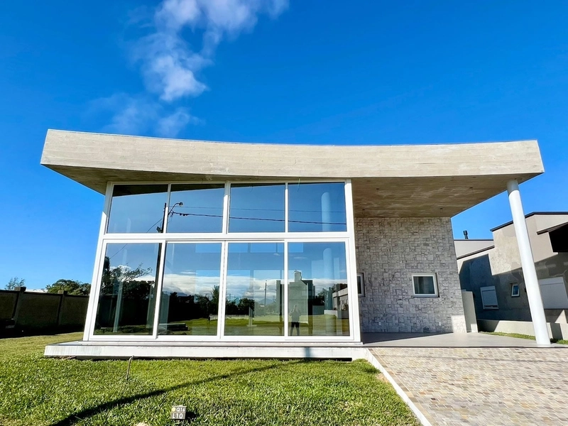 Casa à venda no condomínio Dubai: 1ª foto da galeria de imagens do imóvel