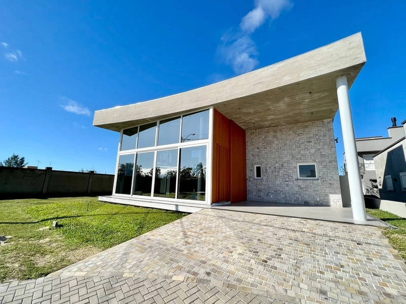 Casa à venda no condomínio Dubai: 2ª foto da galeria de imagens do imóvel