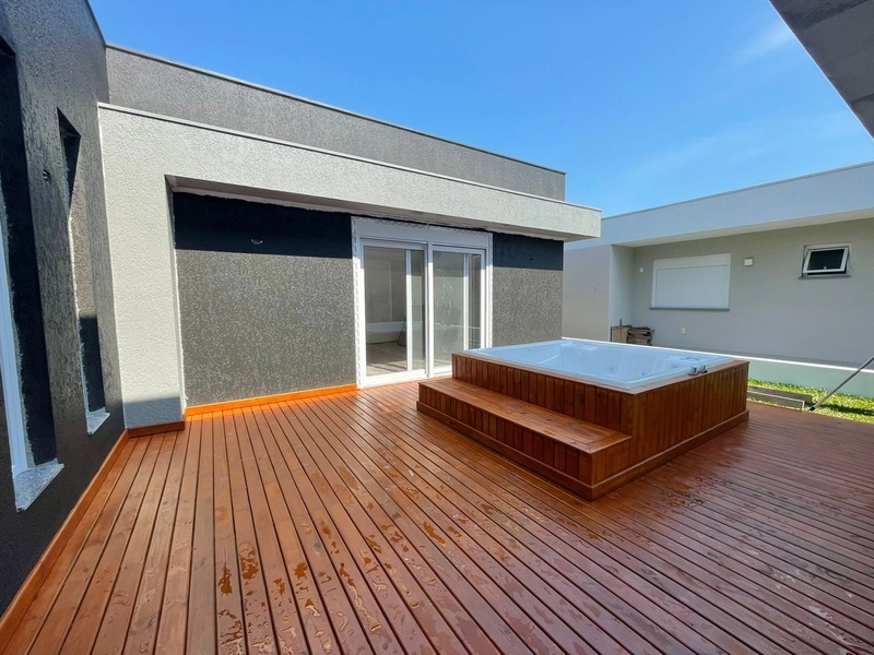 Casa à venda no condomínio Dubai: 3ª foto da galeria de imagens do imóvel