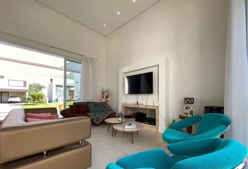 Casa à venda no condomínio Dubai: 3ª foto da galeria de imagens do imóvel