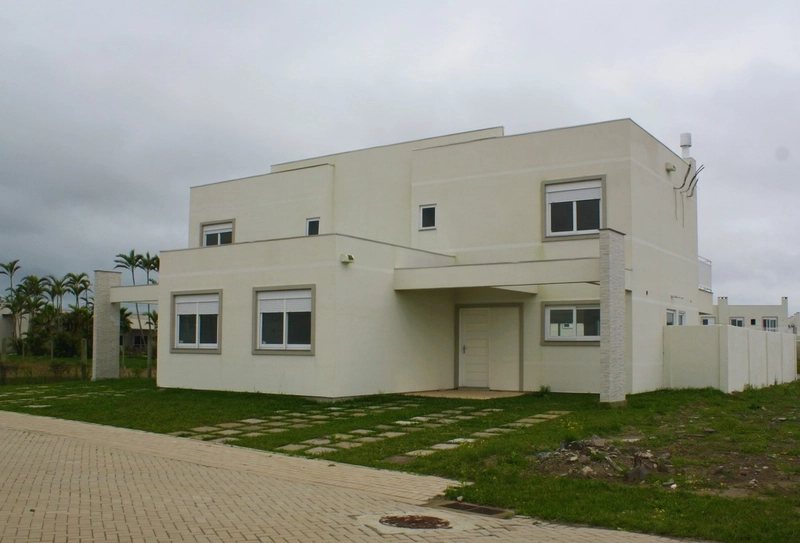 Casa à venda em condomínio fechado