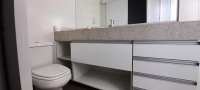 Sobrado beira lago no condomínio Malibu: 28ª foto da galeria de imagens do imóvel