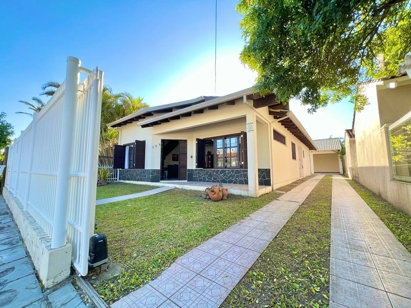 Casa à venda em Xangri-Lá: 2ª foto da galeria de imagens do imóvel