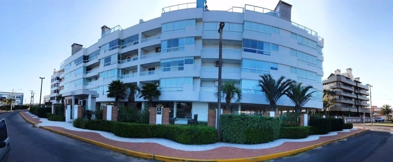 Apartamento de 4 dormitórios  Centro de Atlântida com vista para o mar: 1ª foto da galeria de imagens do imóvel