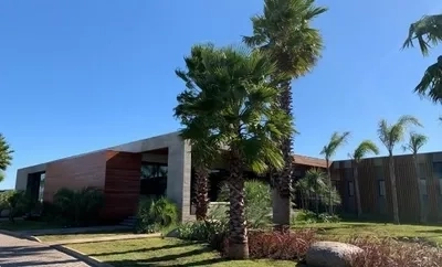 Terreno no condomínio Sense: 2ª foto da galeria de imagens do imóvel