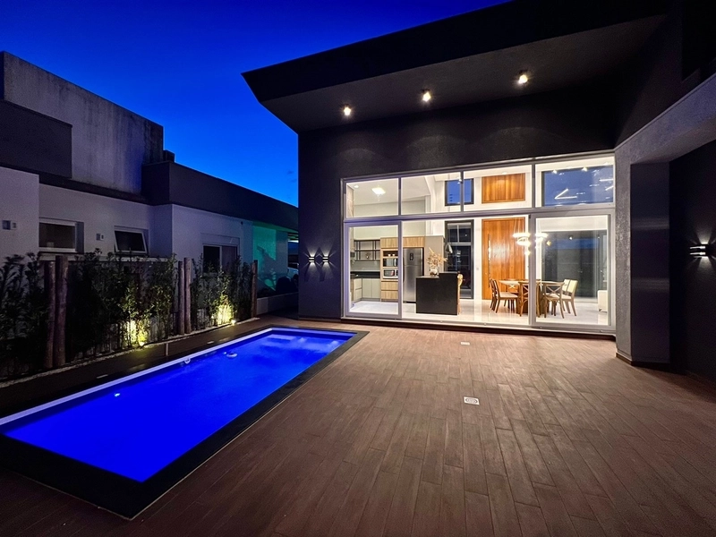 Casa à venda no condomínio Dubai: 49ª foto da galeria de imagens do imóvel