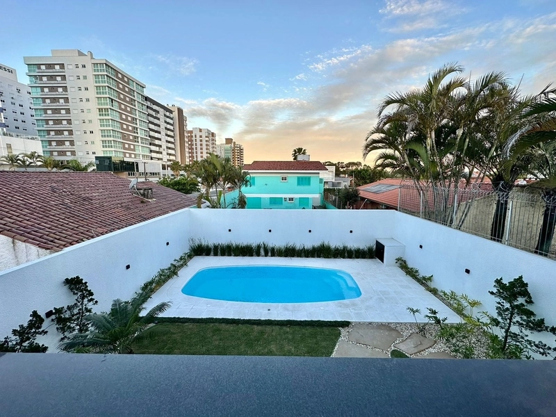 Casa moderna estilo neoclássico na praia de Atlântida: 21ª foto da galeria de imagens do imóvel