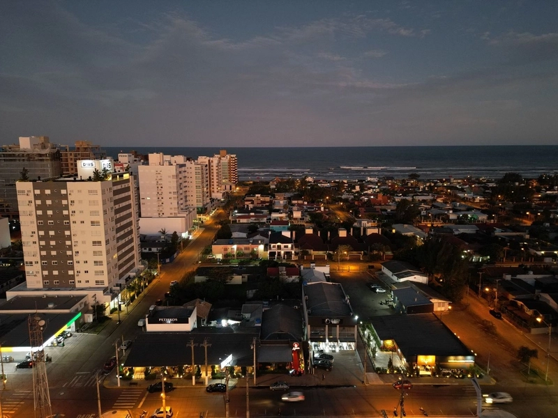 Casa moderna estilo neoclássico na praia de Atlântida: 64ª foto da galeria de imagens do imóvel
