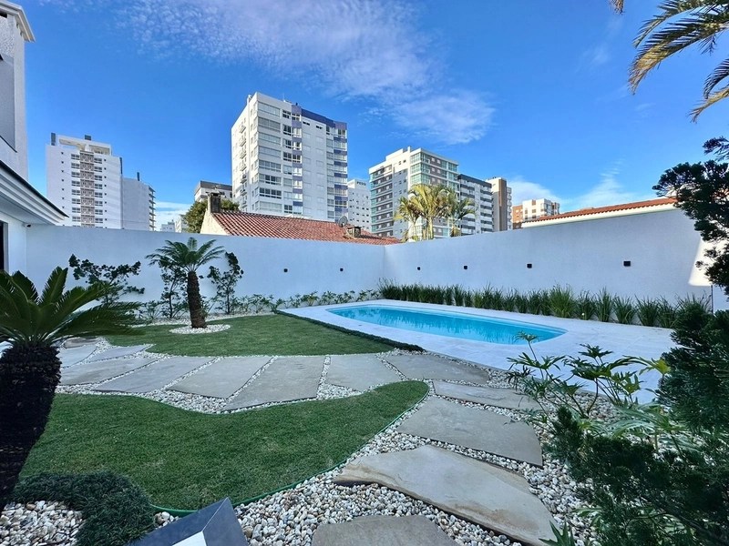 Casa moderna estilo neoclássico na praia de Atlântida: 23ª foto da galeria de imagens do imóvel