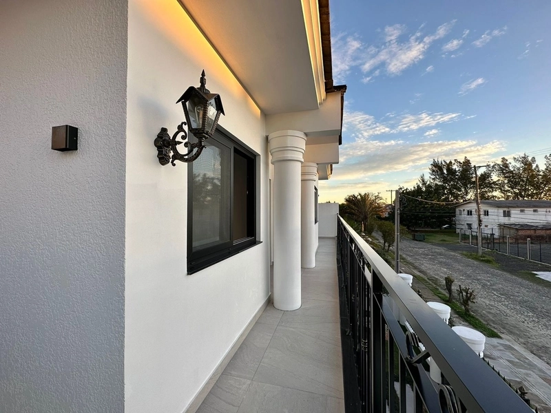 Casa moderna estilo neoclássico na praia de Atlântida: 33ª foto da galeria de imagens do imóvel