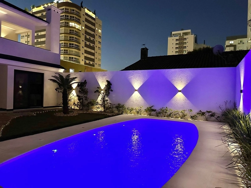 Casa moderna estilo neoclássico na praia de Atlântida: 61ª foto da galeria de imagens do imóvel