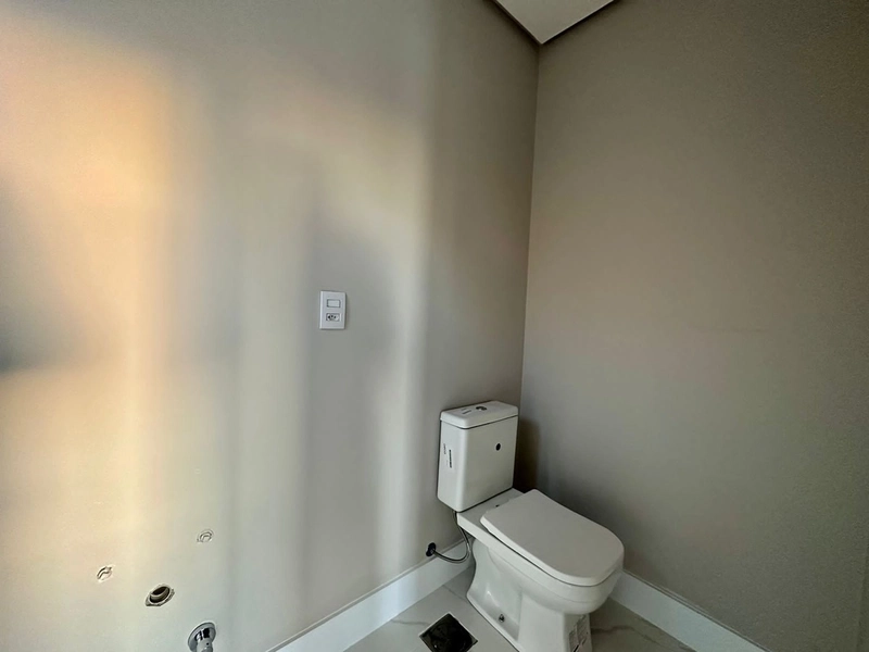 Casa moderna estilo neoclássico na praia de Atlântida: 40ª foto da galeria de imagens do imóvel