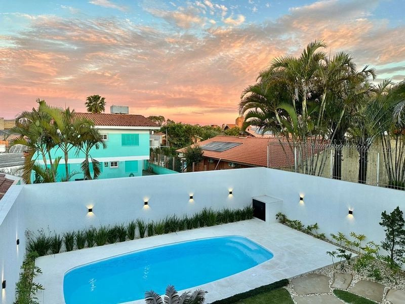 Casa moderna estilo neoclássico na praia de Atlântida: 51ª foto da galeria de imagens do imóvel