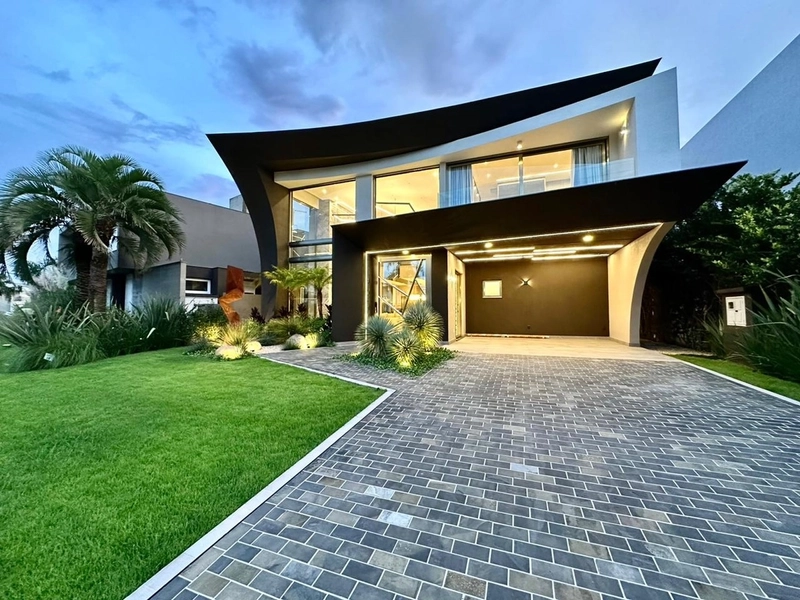 Mansão à venda no condomínio Enseada