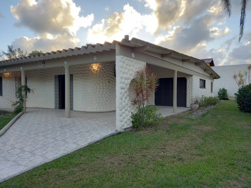 Casa à venda em Xangri-Lá: 3ª foto da galeria de imagens do imóvel