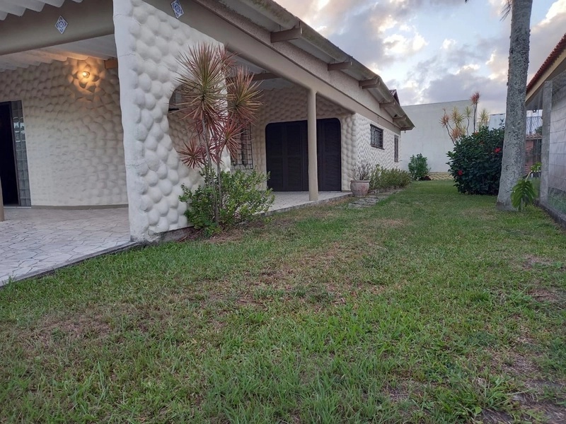 Casa à venda em Xangri-Lá: 2ª foto da galeria de imagens do imóvel