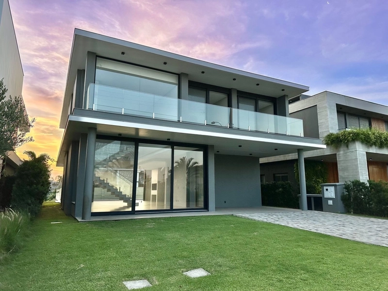 Casa à venda no condomínio Sense