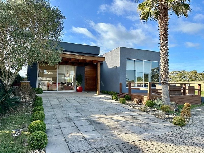 Casa à venda no condomínio Dubai: 1ª foto da galeria de imagens do imóvel