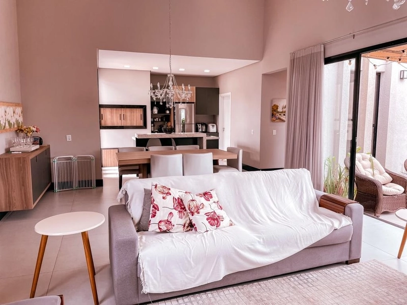 Casa à venda no condomínio Dubai: 7ª foto da galeria de imagens do imóvel