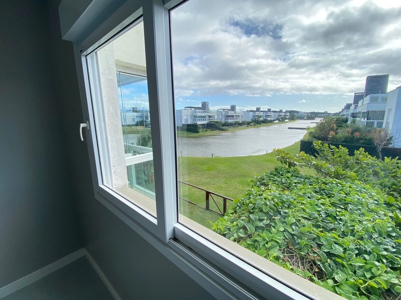 Casa à venda no condomínio Rossi: 3ª foto da galeria de imagens do imóvel