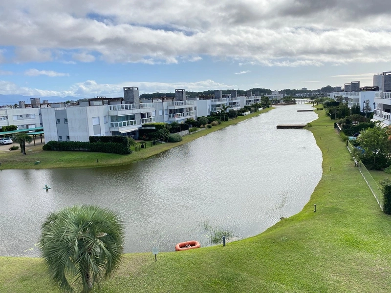 Casa à venda no condomínio Rossi: 2ª foto da galeria de imagens do imóvel