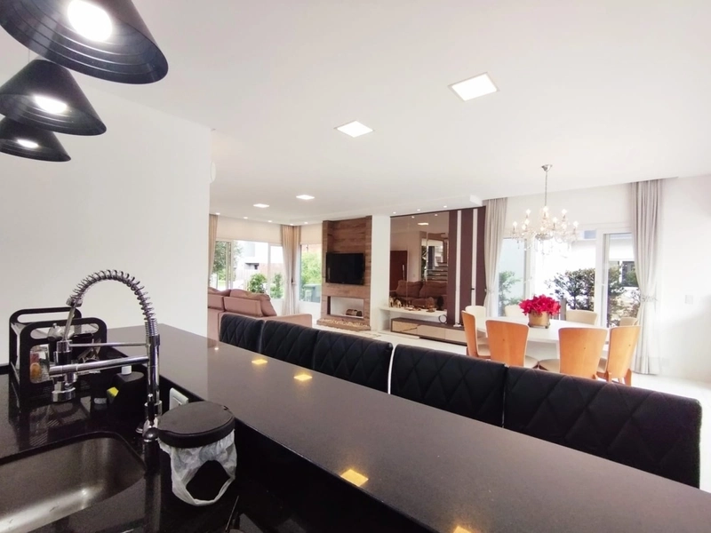 Casa à venda no condomínio Dubai: 53ª foto da galeria de imagens do imóvel