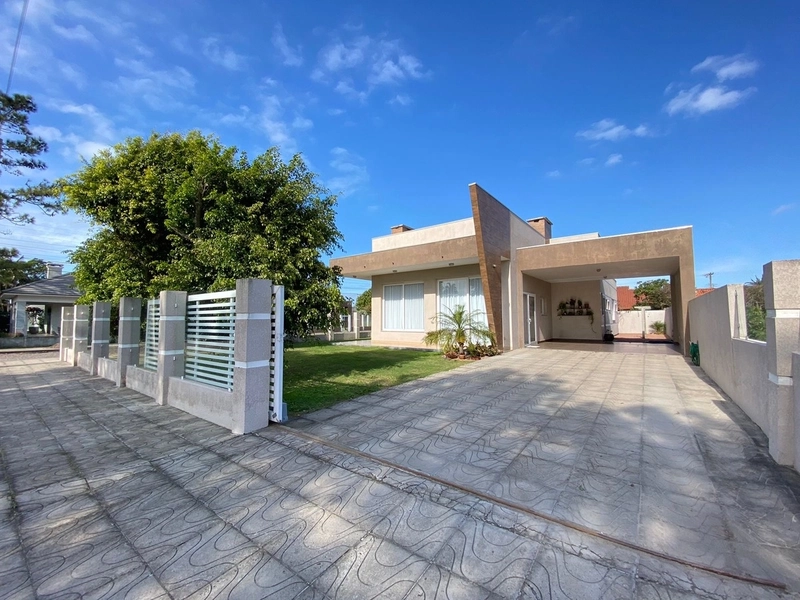 Casa à venda em Atlântida