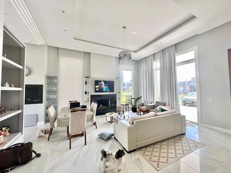 Casa á venda condomínio Dubai: 3ª foto da galeria de imagens do imóvel