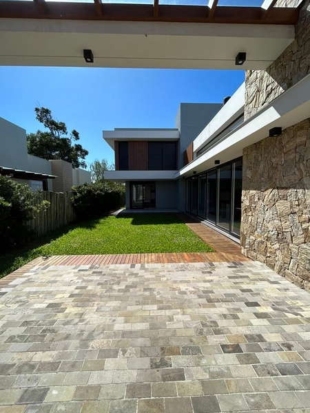 Maravilhosa casa no condomínio Villagio de Atlântida!: 7ª foto da galeria de imagens do imóvel