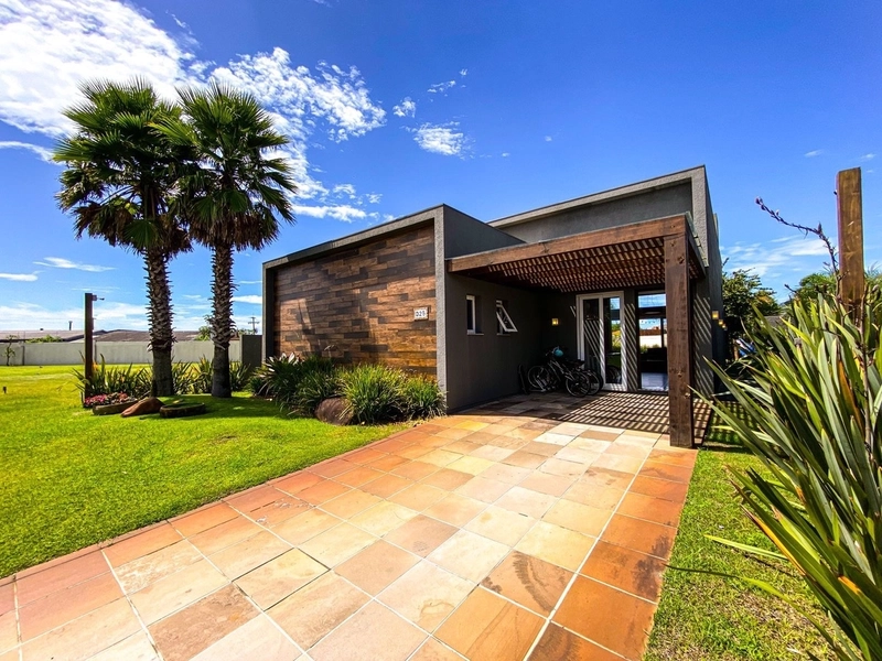 Casa à venda no condominio Enseada: 1ª foto da galeria de imagens do imóvel