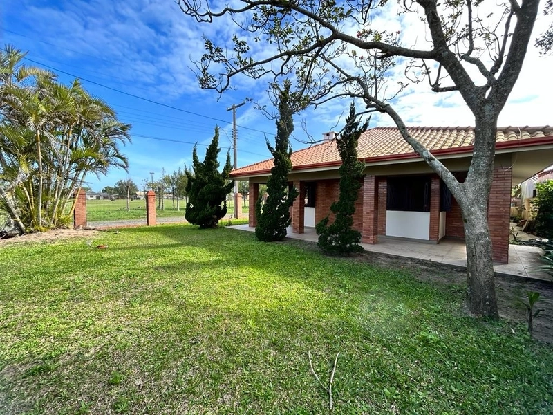 Casa à venda em Xangri-lá: 2ª foto da galeria de imagens do imóvel